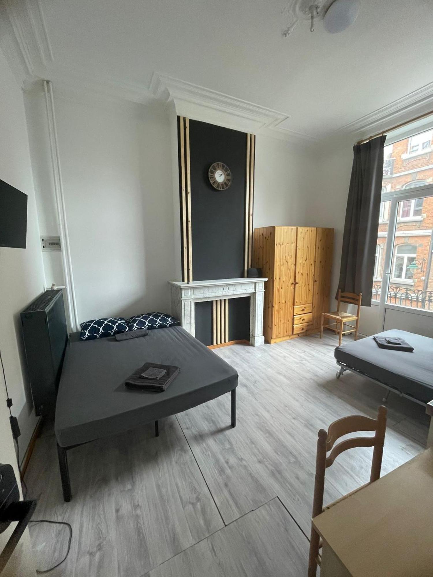 European District Hostel Брюссель Экстерьер фото