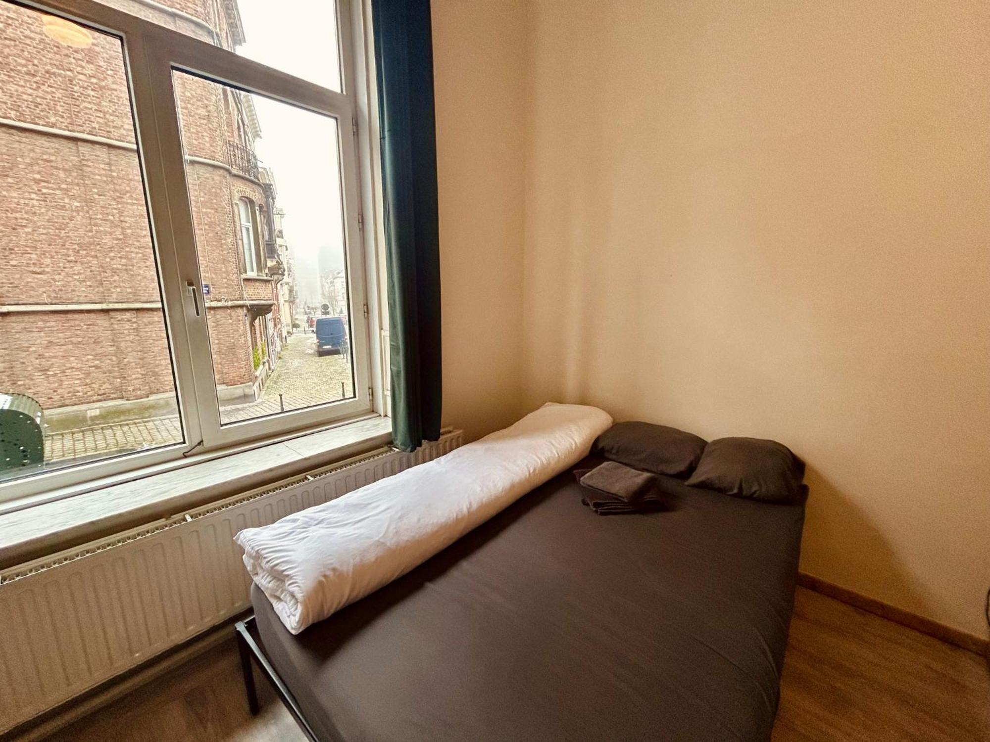 European District Hostel Брюссель Экстерьер фото