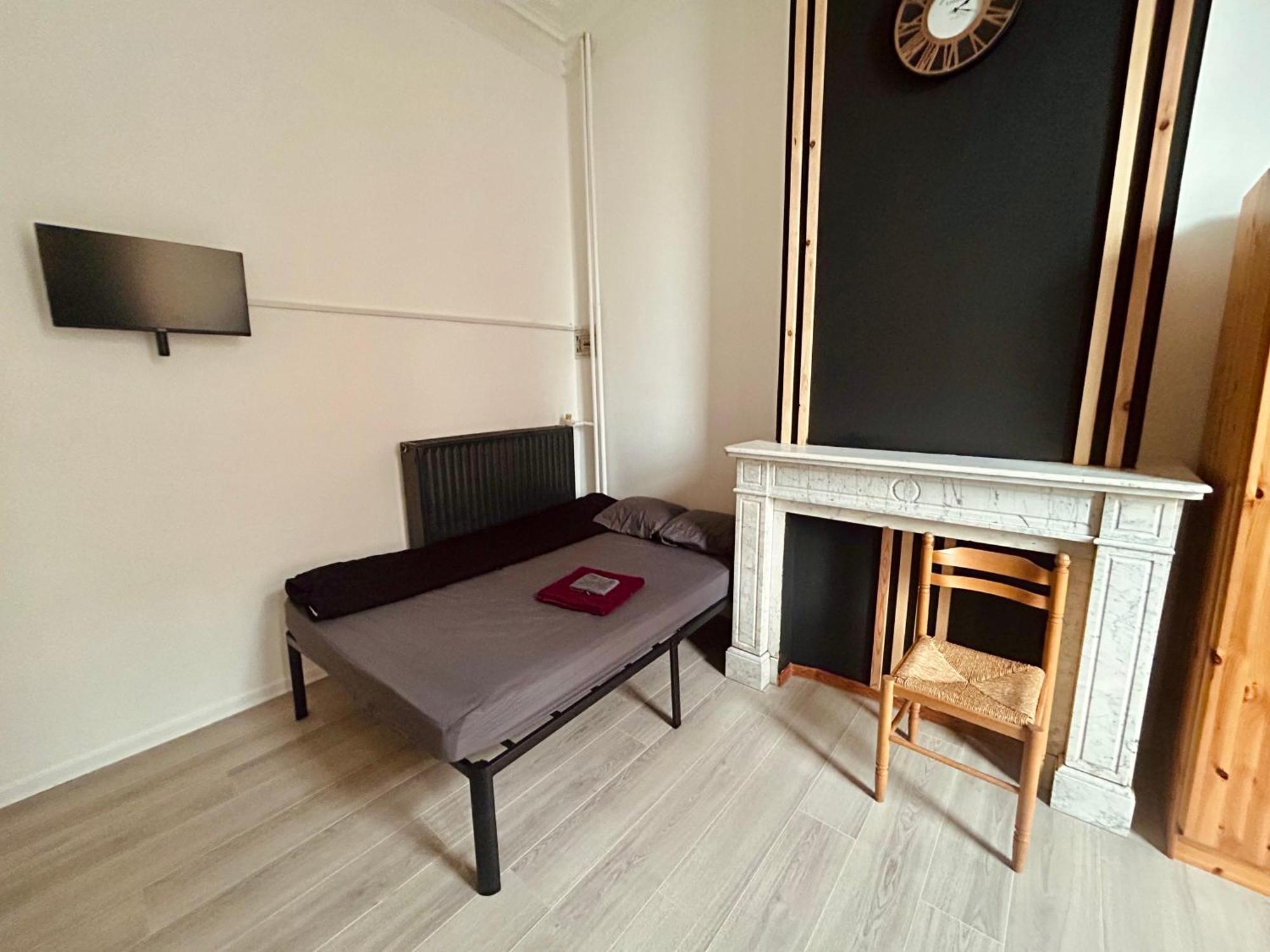 European District Hostel Брюссель Экстерьер фото
