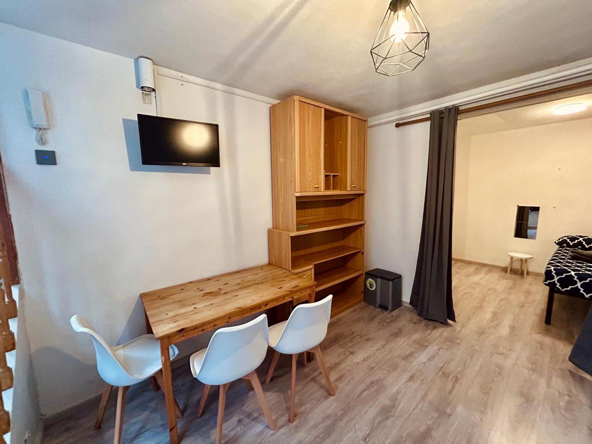 European District Hostel Брюссель Экстерьер фото