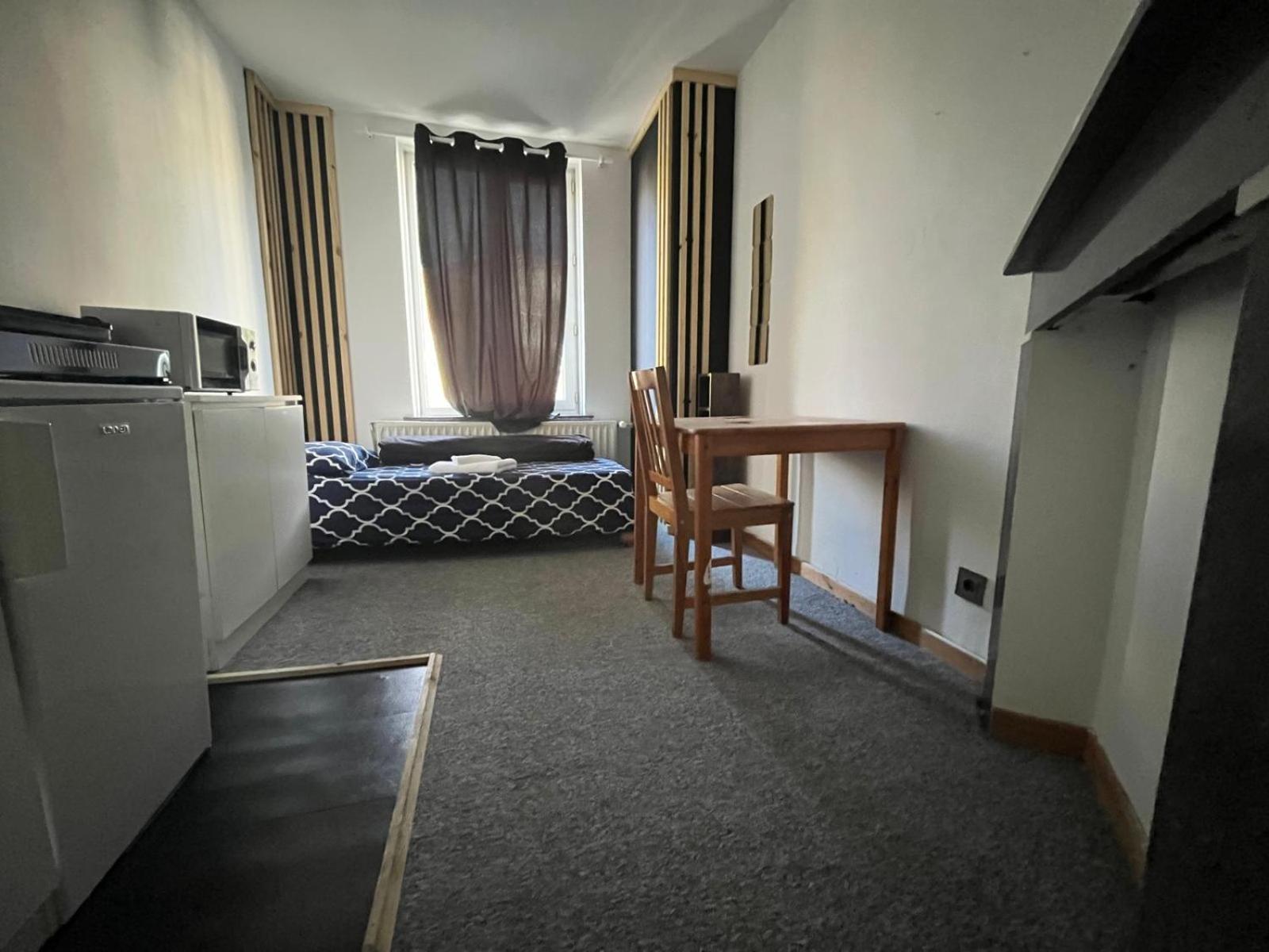 European District Hostel Брюссель Экстерьер фото