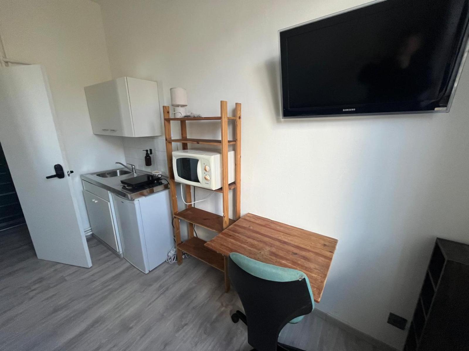 European District Hostel Брюссель Экстерьер фото