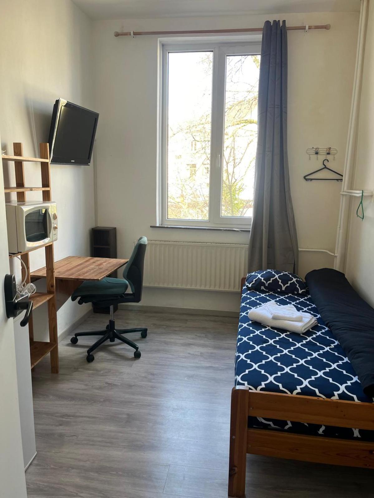 European District Hostel Брюссель Экстерьер фото