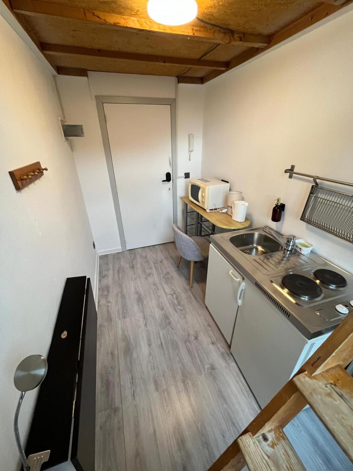 European District Hostel Брюссель Экстерьер фото
