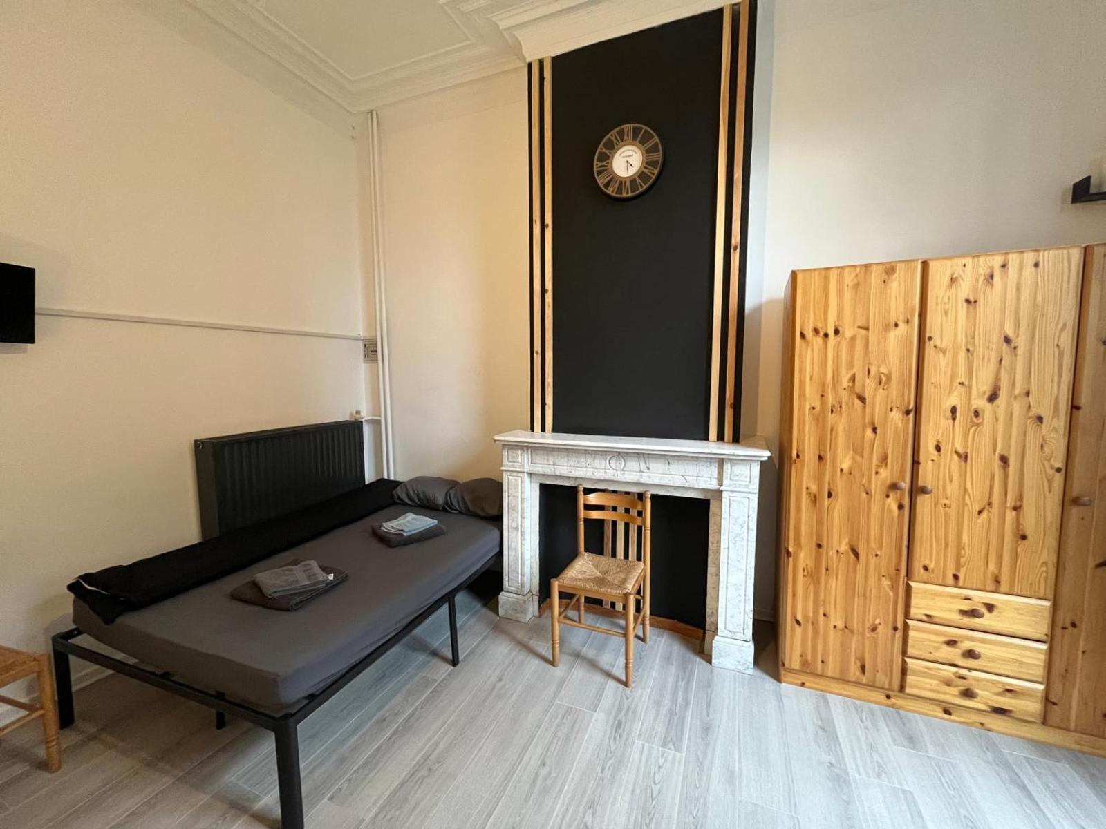 European District Hostel Брюссель Экстерьер фото