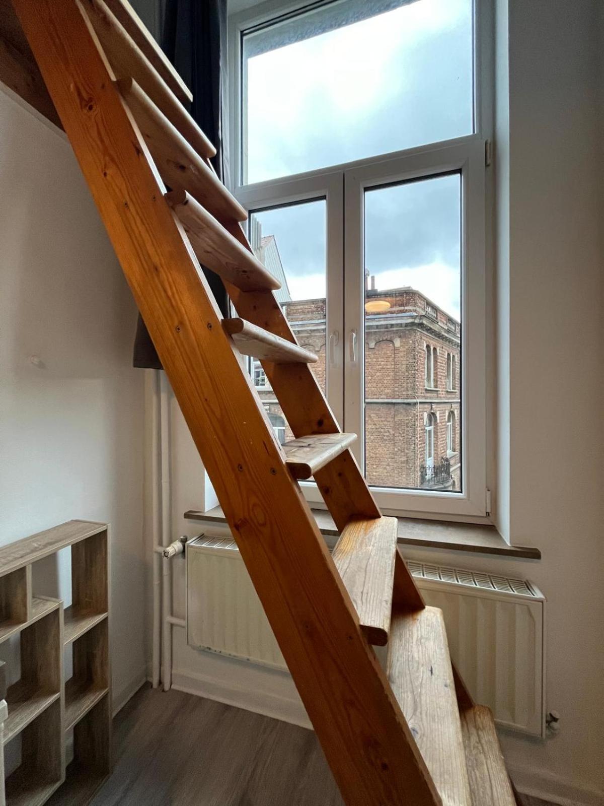 European District Hostel Брюссель Экстерьер фото