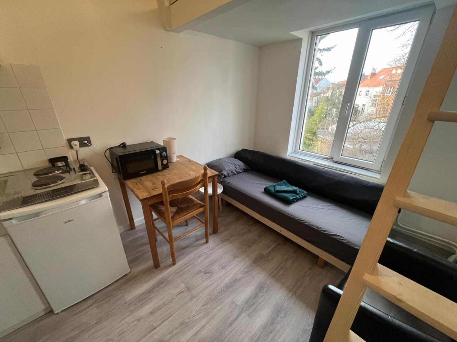 European District Hostel Брюссель Экстерьер фото