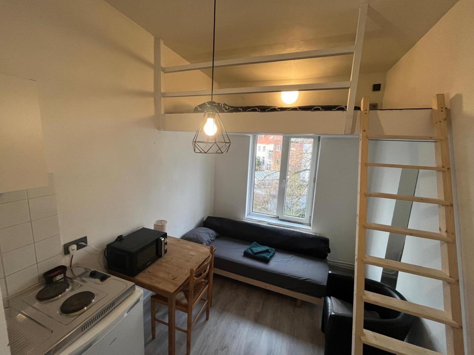 European District Hostel Брюссель Экстерьер фото